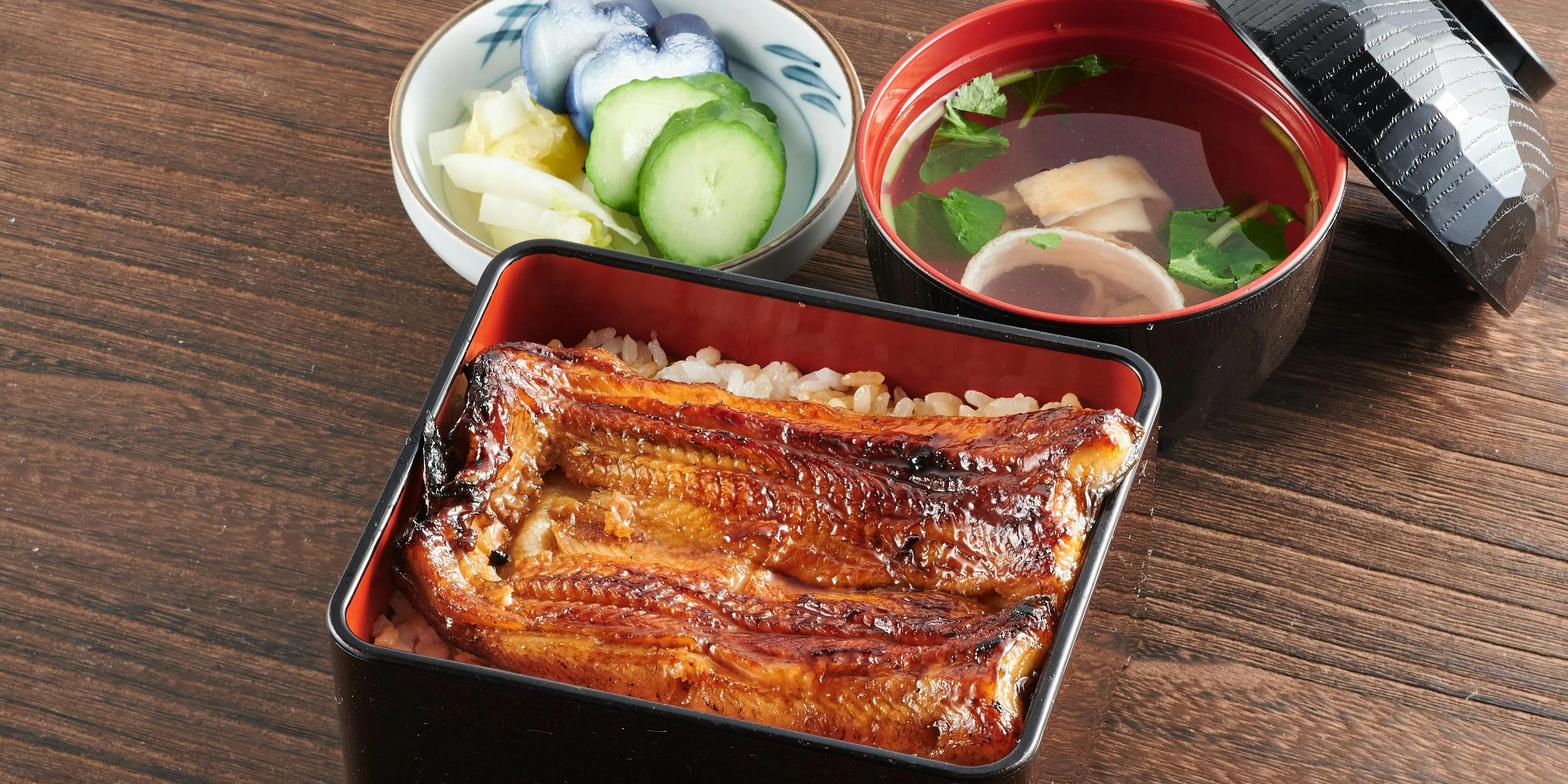 【麻布しきコース】お造り盛り合わせ、鰻肝焼き、国産うな重　梅、デザートなど全8品