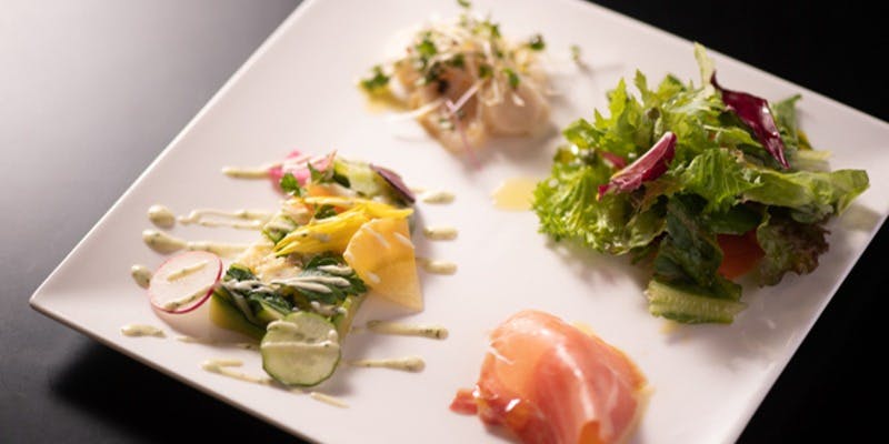 【午餐套餐】時令開胃菜以及魚肉和肉類的雙主菜