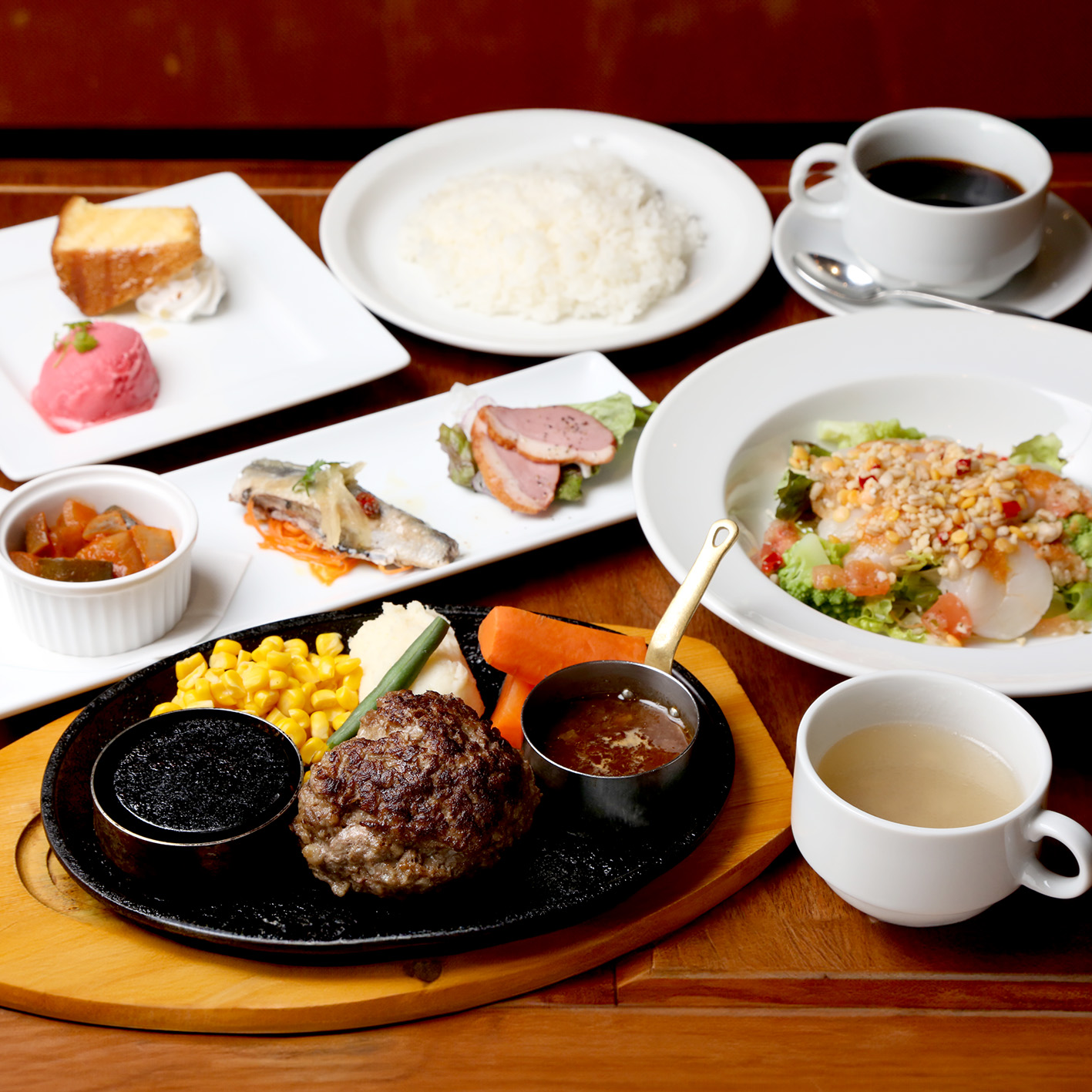 "Branded Wagyu Beef Hamburger Premium Course" to Enjoy Melting Texture and Rich Flavor