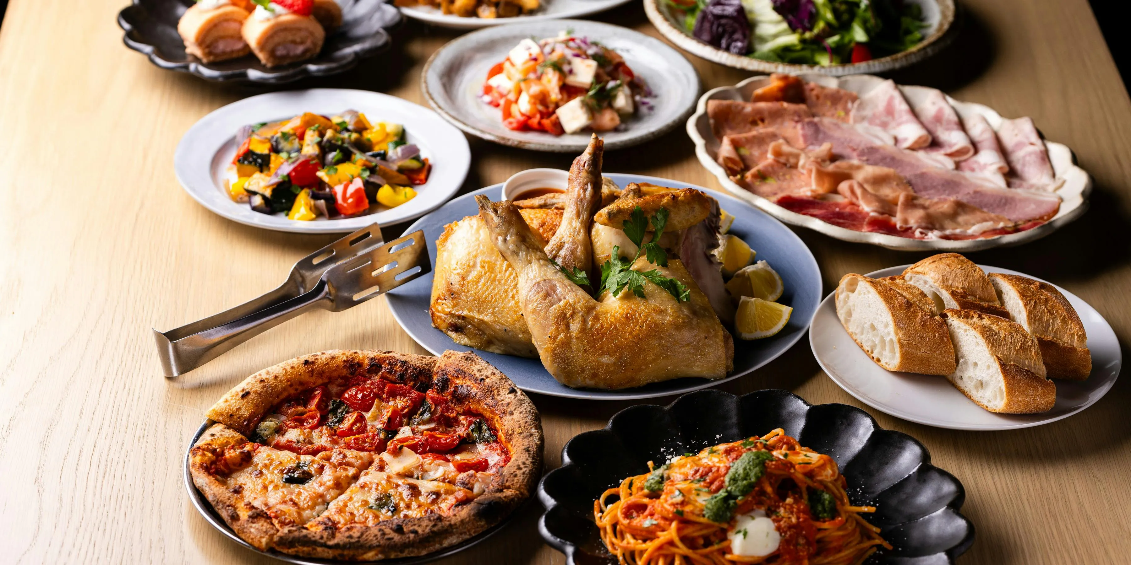 베이직【B플랜】선택 가능한 PIZZA・PASTA&명물 로티서리 치킨 포함 총 11가지 메뉴