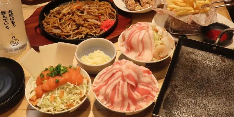 The stars of the menu are Monjayaki & Okonomiyaki! A full 7-dish "Monjayaki Course".