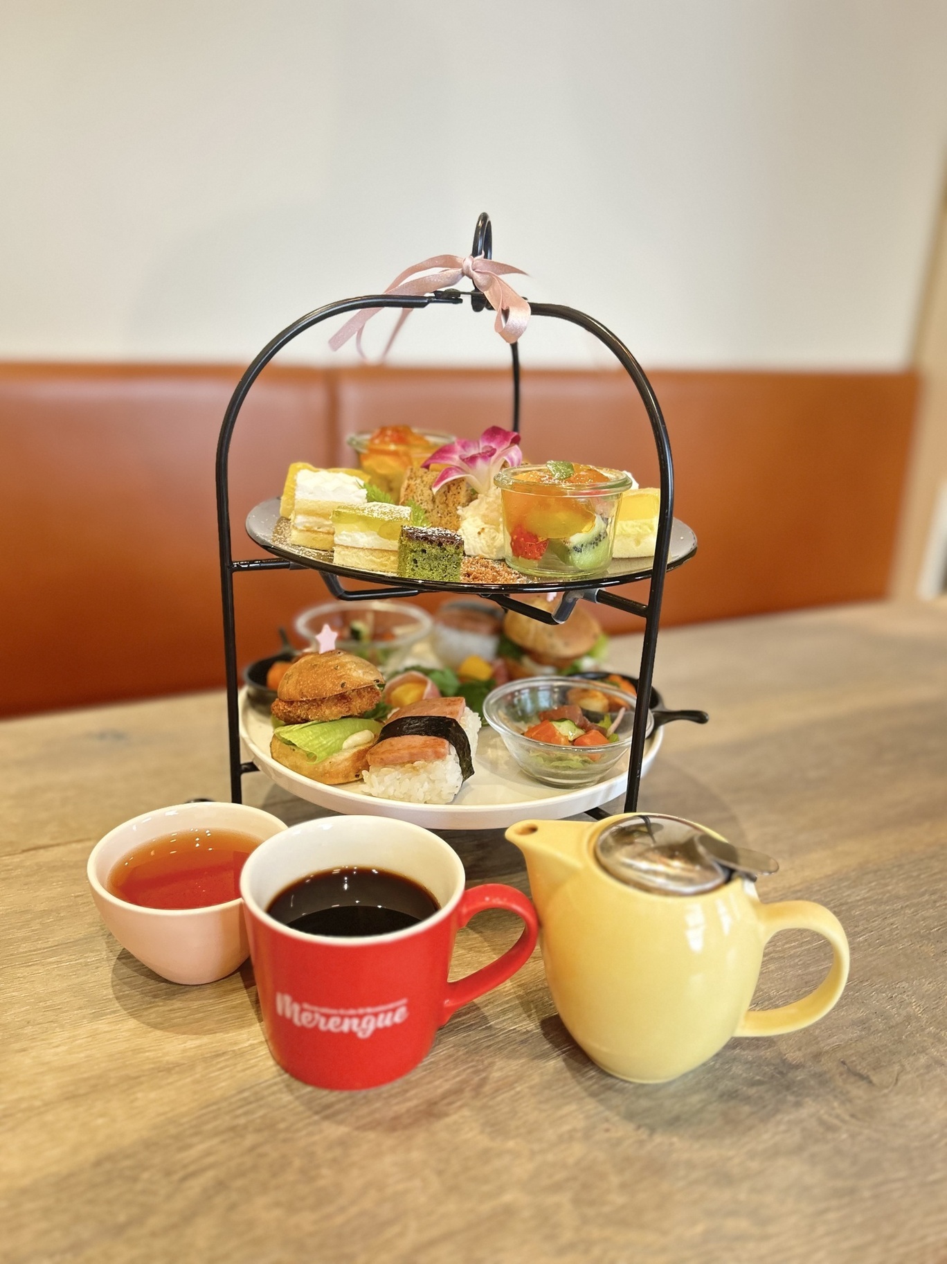 【トロピカルアフタヌーンティー】季節のスイーツ＆セイボリー
