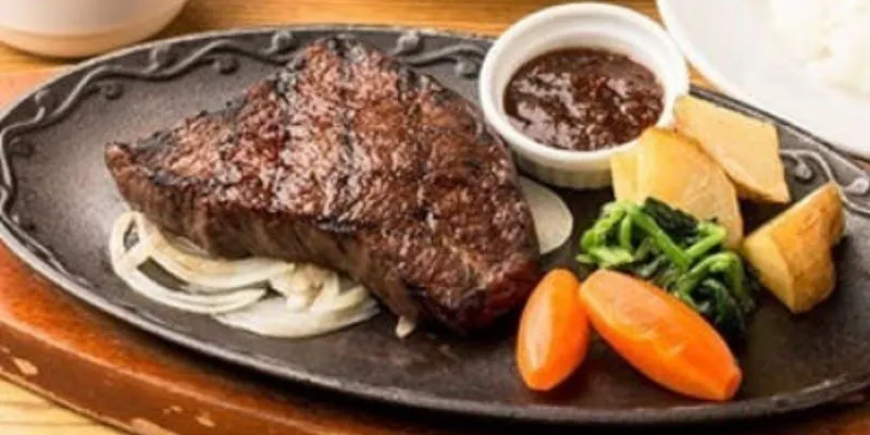 [Weekend and Holiday Exclusive Lunch Set] Includes a sparkling wine toast! Choice of three types of steaks, salad buffet, and cafe included.