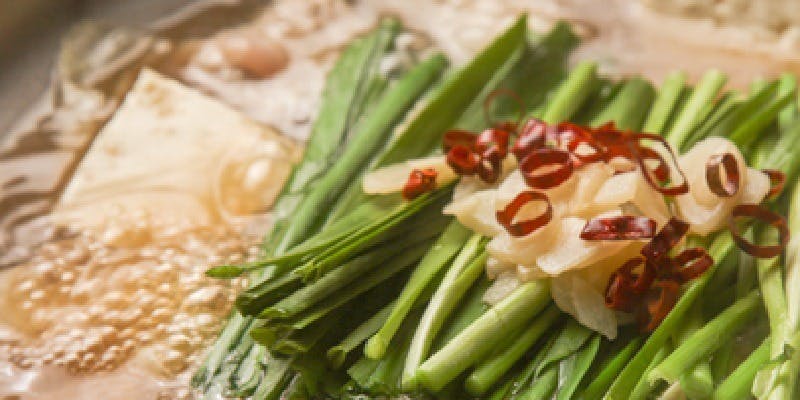 【8 Dishes Including Hakata Motsunabe and Sesame Yellowtail】 Includes one drink