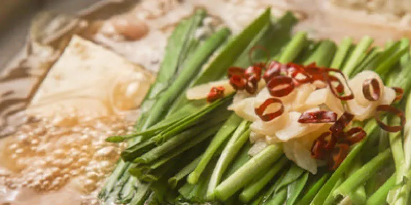 【8 Dishes Including Hakata Motsunabe and Sesame Yellowtail】 Includes one drink