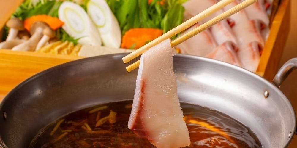 [Luxury Kyushu Banquet Course] 10 dishes including an assortment of Kyushu delicacies, Kyushu specialty charcoal-grilled chicken, and a choice of hot pot: motsunabe or shabu-shabu, with 3 hours of all-you-can-drink for 6,000 yen