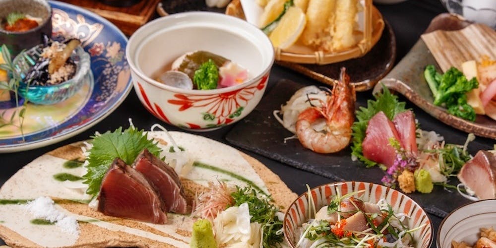【6月-8月】名物！かつをの藁焼き塩たたき × 夏の味覚　よさこいコース（2時間飲み放題付き）