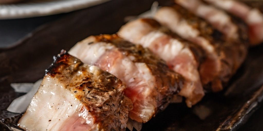 【6月-8月】鰹の藁焼き×水蛸の藁焼き×鮪中トロ藁焼き 豪華3種合盛り　鳴子コース（2時間飲み放題付き）