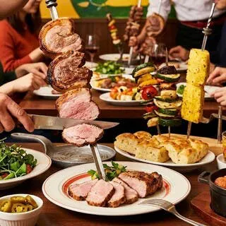 【シュラスコ食べ放題】名物熟成美明豚肩ロースやラムレッグなど12品　2時間豪華飲み放題付