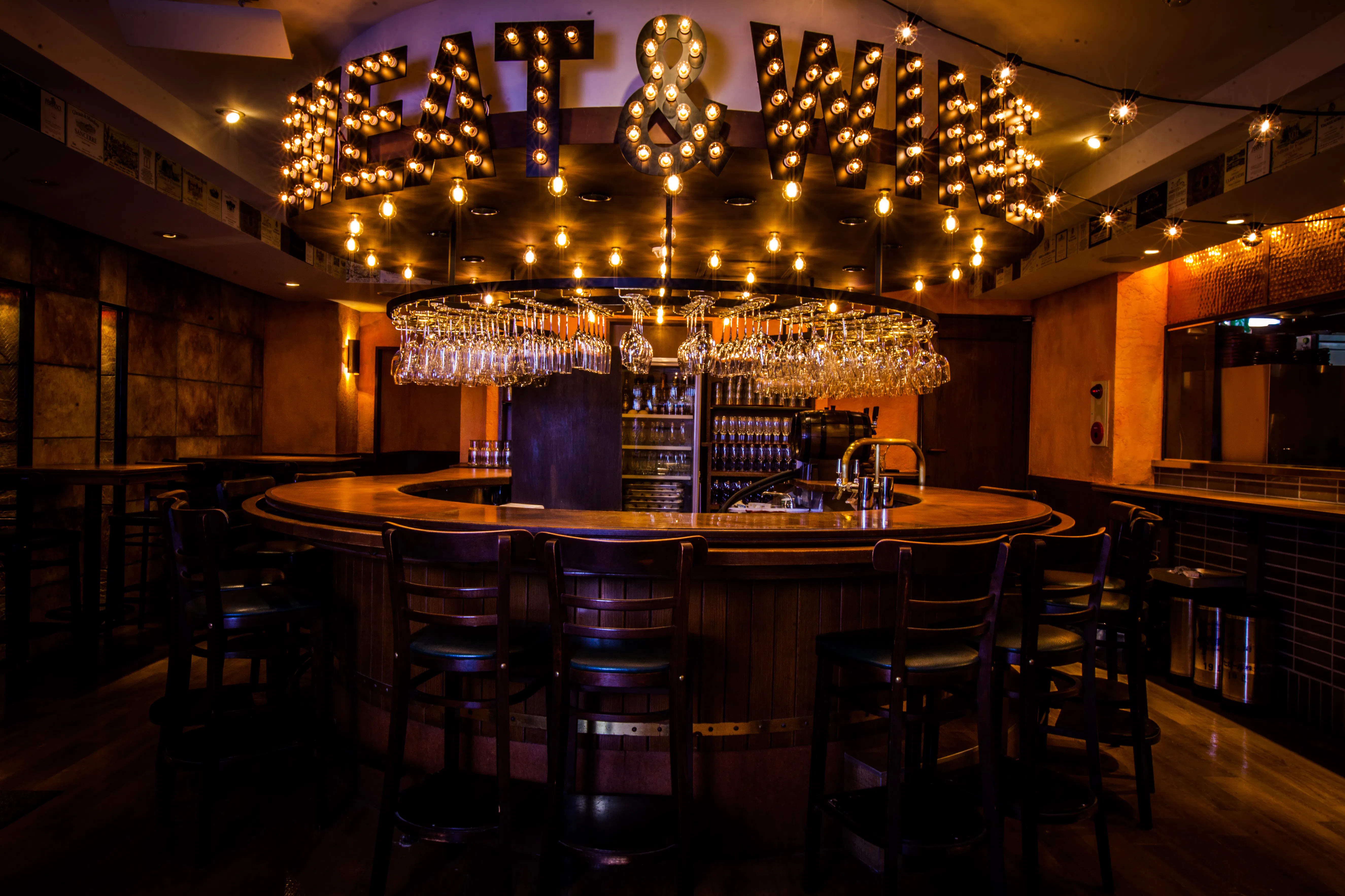 MEAT&WINE WINEHALL GLAMOUR 田町