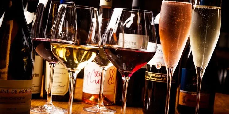 MEAT&WINE WINEHALL GLAMOUR 田町