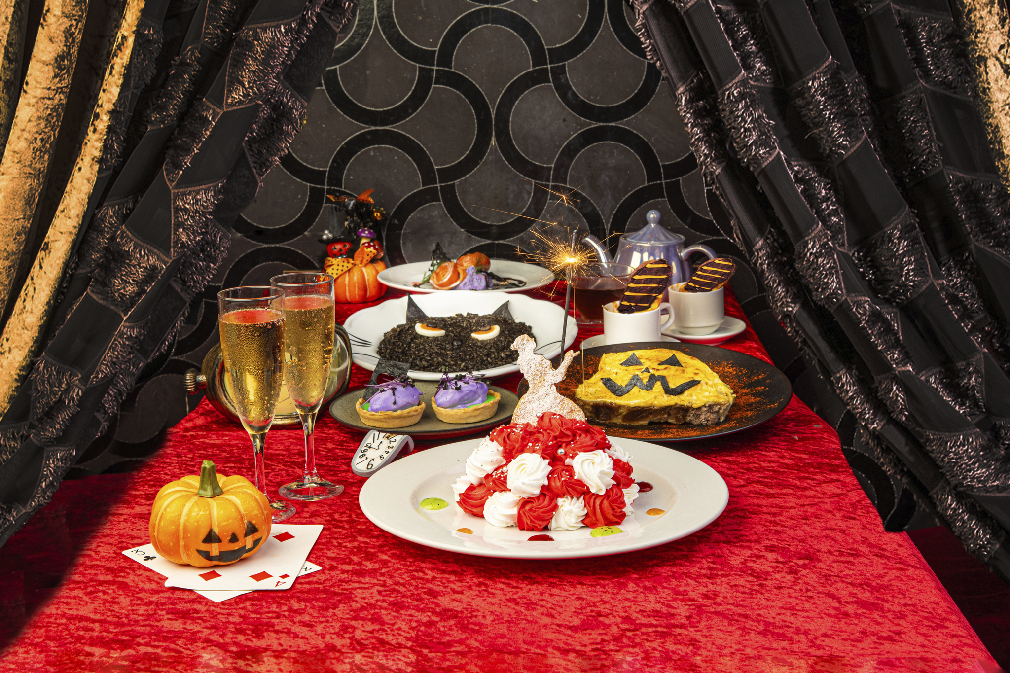 [Halloween Dinner] Celebrations and special occasions adorably adorned [Includes a whole cake with a choice of color]