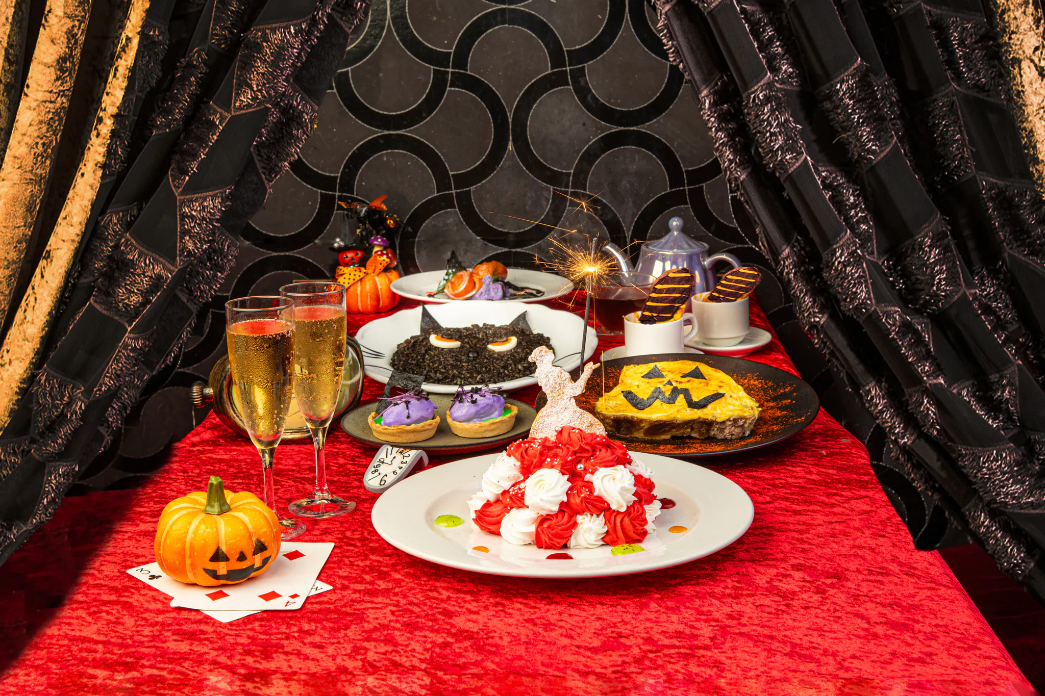 【ハロウィンディナー】かわいく彩るお祝いや記念日【色を選べるホールケーキ付】