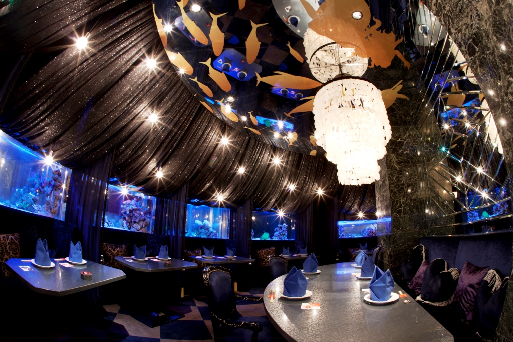 [2026★Christmas Dinner] The Queen of Hearts’ Holy Dinner Party　Aquarium Seating Guaranteed
