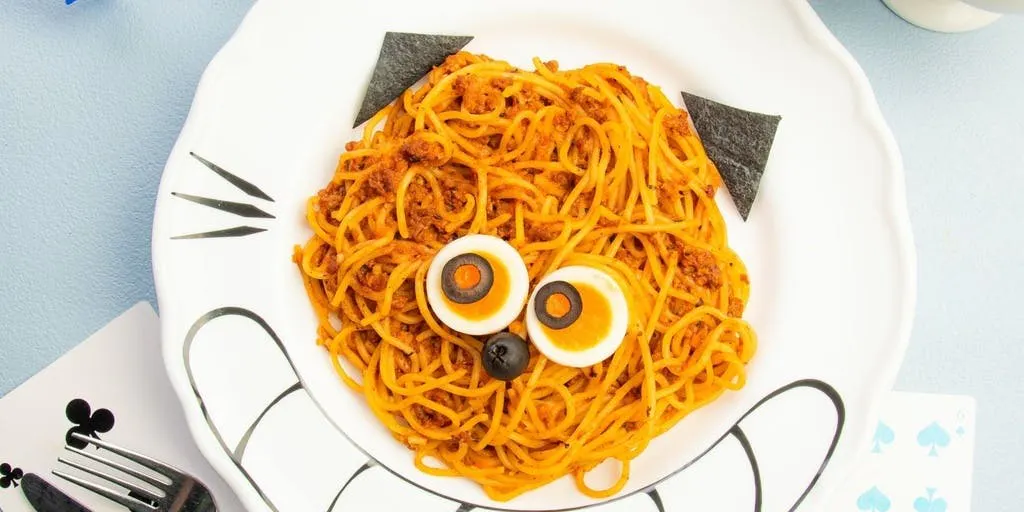 【ランチ】 チェシャ猫仕立てのラグーソースパスタのランチコース 食後のカフェ付