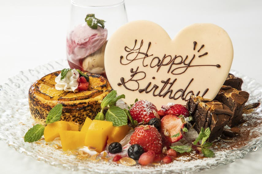 【含2H畅饮】～Anniversary套餐～纪念日适用・用留言餐盘庆祝！豪华塔帕斯等共8道菜