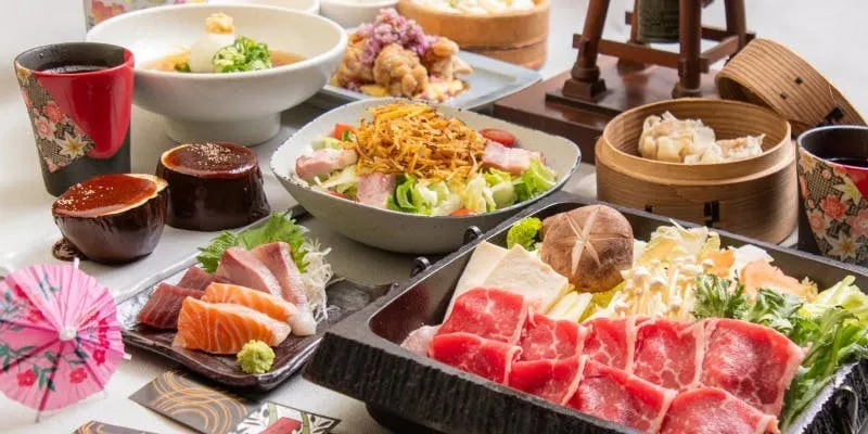Enjoy Kyoto cuisine such as domestic Japanese Black Wagyu sukiyaki, grilled American eggplant with dengaku miso, and agedashi tofu — 9 dishes in total
