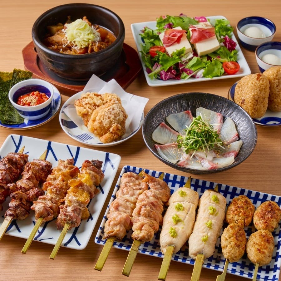 Limited-Time Offer! Perfect for gatherings with friends, ladies' nights, banquets, after-parties, and more. [Hyakutori Luxury Course – Food Only] 5,000 yen (tax included) Featuring an assortment of 5 charcoal-grilled skewers as the main dish, this course brings together the best selections [12 dishes total]
